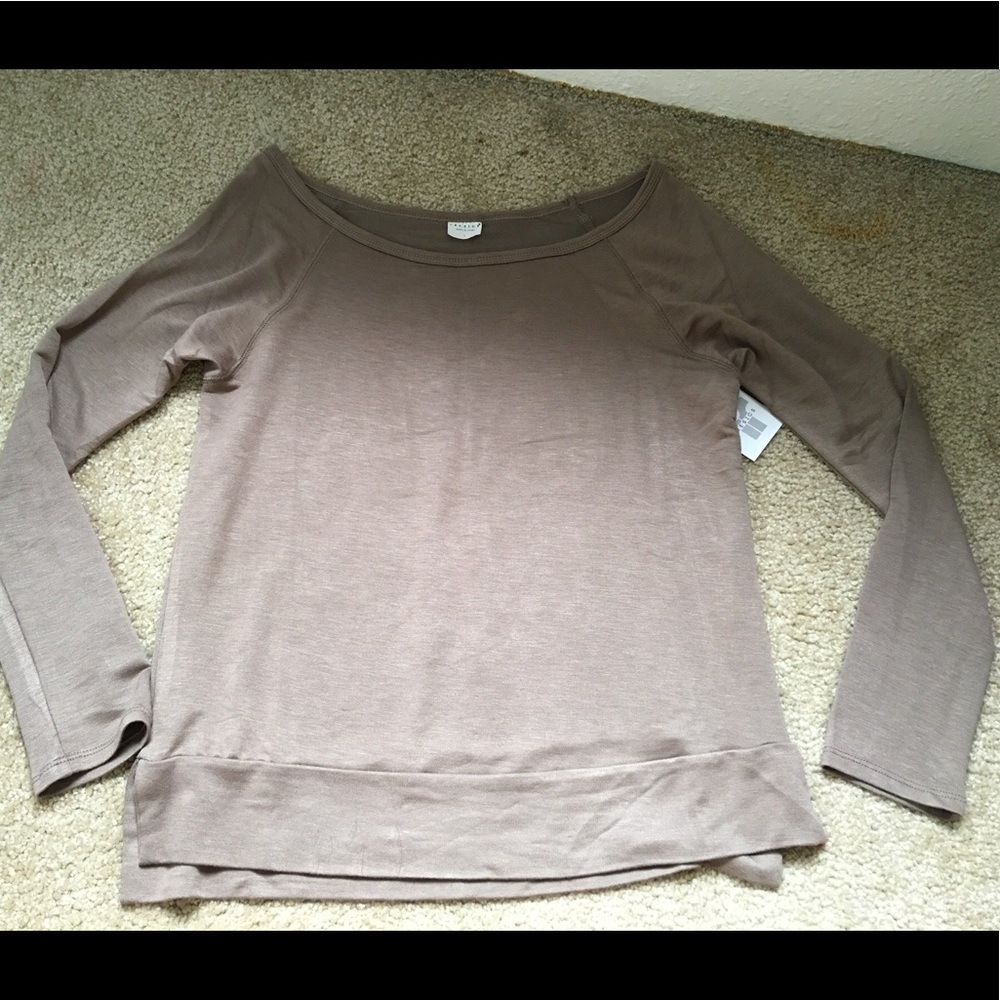 NWT Tresics Long-sleeved Tee